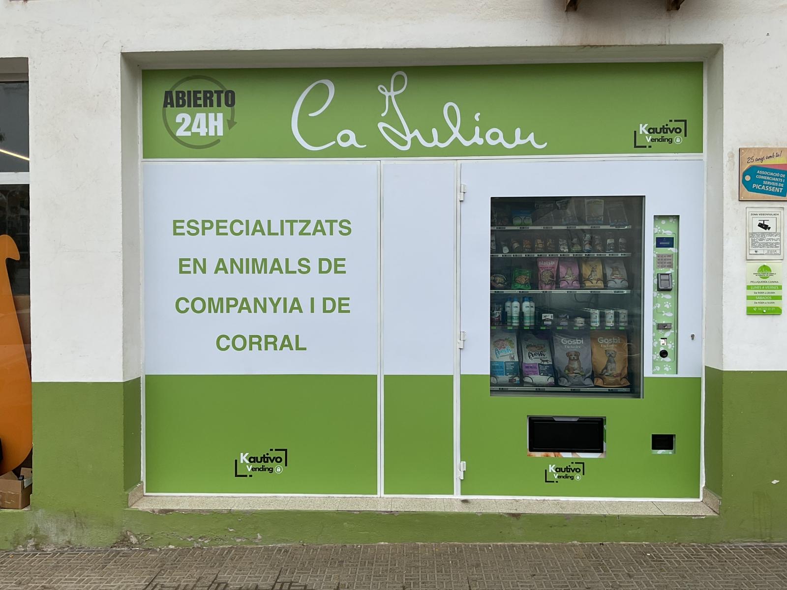 Máquinas expendedoras para mascotas: así funciona la tienda 24 h que hemos instalado en Valencia